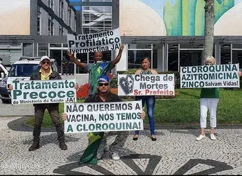 bando de idiotas em curitiba.jpg