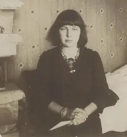 Marina Tsvetáieva -1913.webp